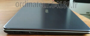 Asus VivoBook R504Z Ryzen 3