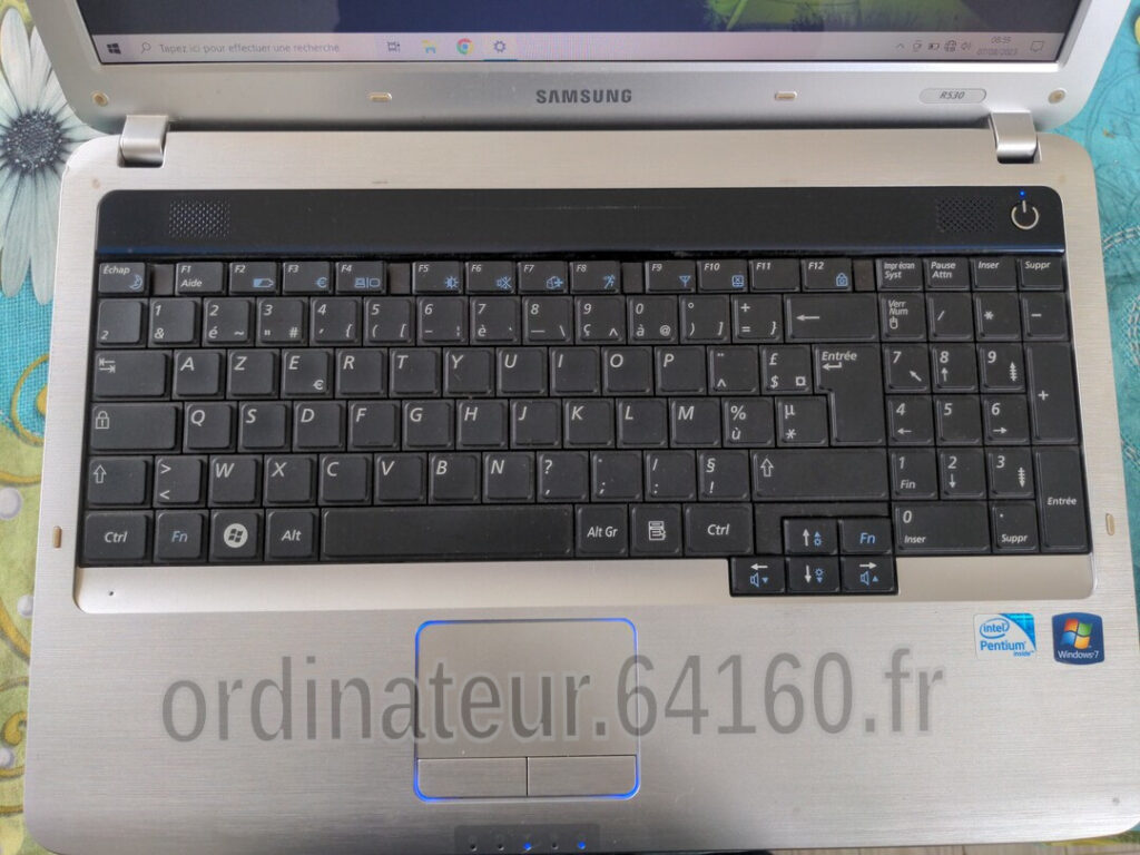 Ordinateur PC portable occasion reconditionné Samsung NP-R530 Intel Pentium 4Go RAM Windows 10 SSD 240Go